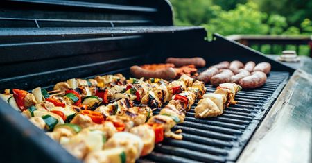 Grill gazowy w ogrodzie. Sprawdzamy, czy to dobre rozwiązanie