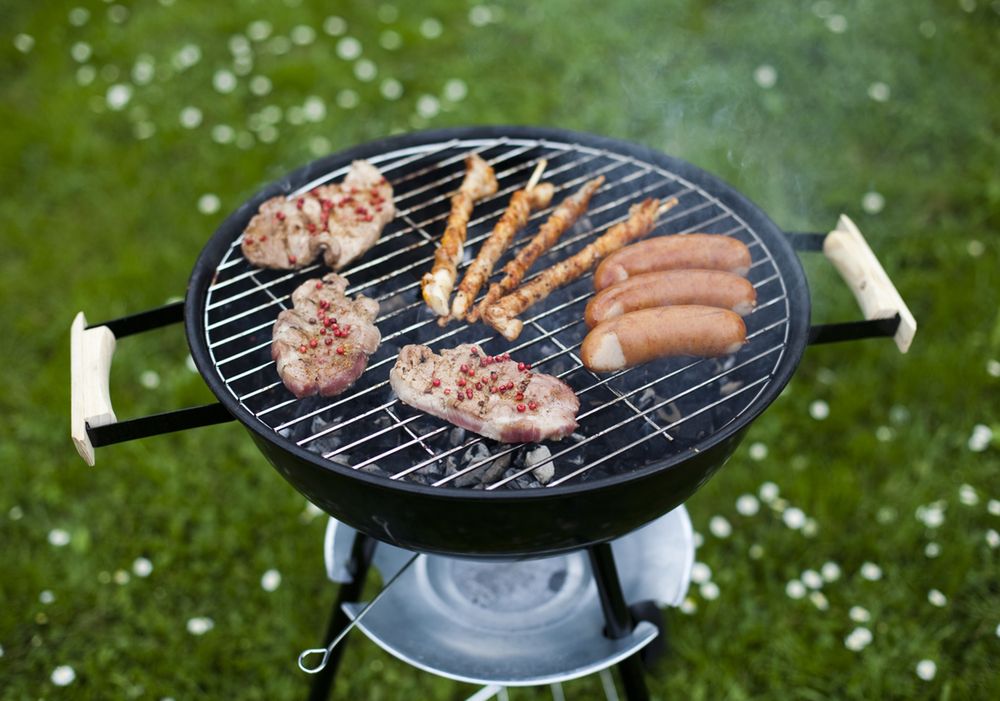 Niewielki grill węglowy to oszczędność pieniędzy i węgla