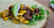 Tortilla z wołowiną i kurkami