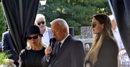 Burza po publikacji "Faktu" ws. syna Millera. Redaktor naczelny złożył rezygnację