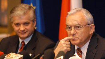 Minister Cimoszewicz i premier w Brukseli