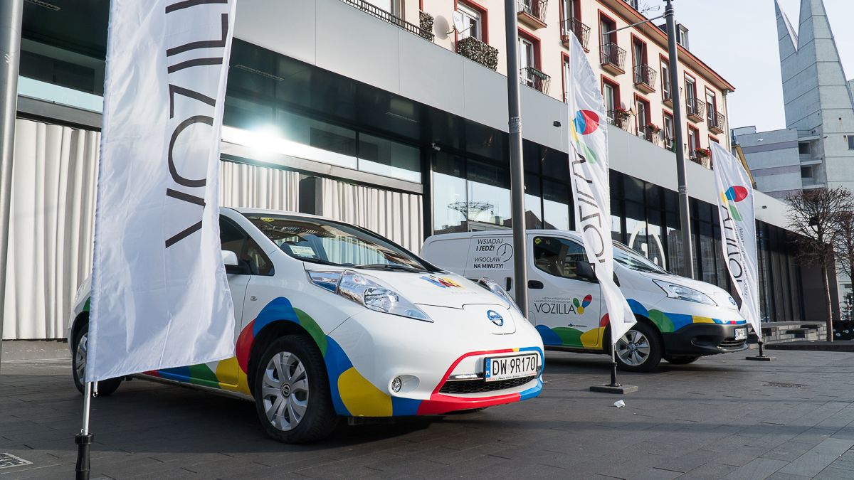 Zainteresowani odkupieniem samochodów elektrycznych od Vozilli mogą już zgłaszać się do BOK we Wrocławiu.