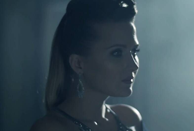 Gosia Andrzejewicz, teledysk Ciszej, album Film
Fotografia: screen z YouTube.com