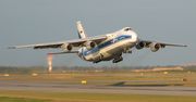 W Polsce wylądował An-124 Rusłan. To największa, seryjnie produkowana maszyna świata