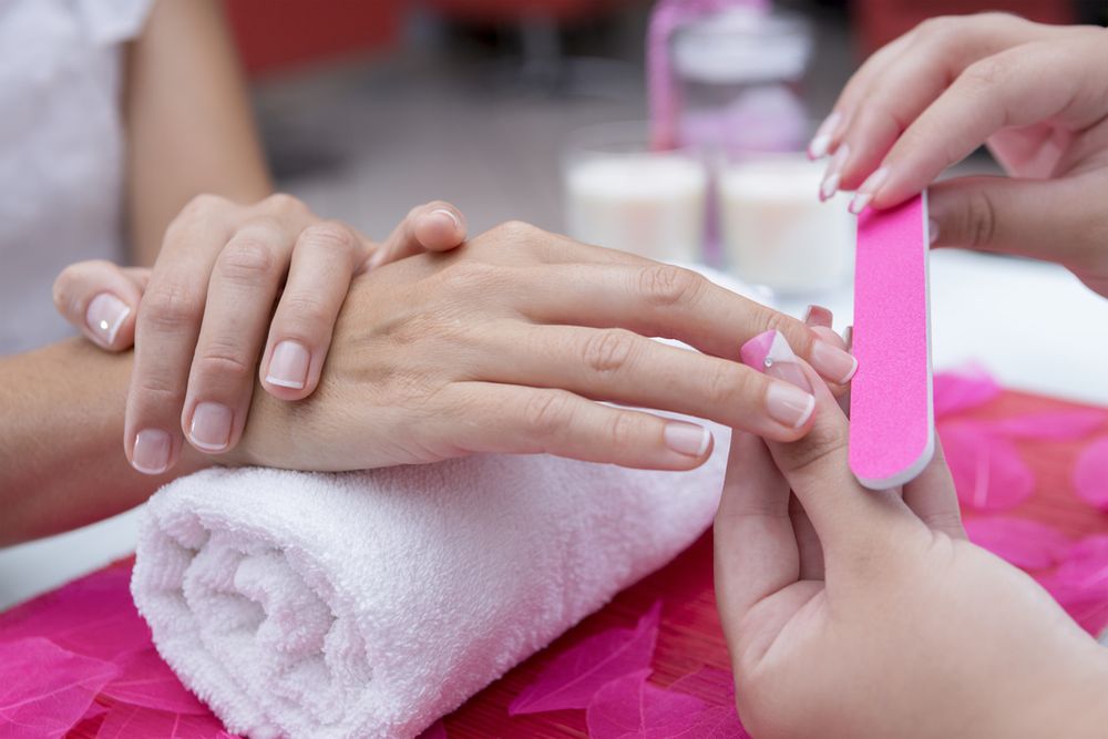 Lipstick nails podbijają największe trendy na Instagramie.