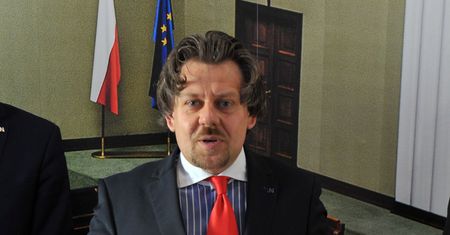 Niespodziewany rywal Petru hitem w sieci