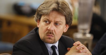 Piotr Misiło wywołał burzę. Symbol Polski Walczącej na tle flagi LGBT
