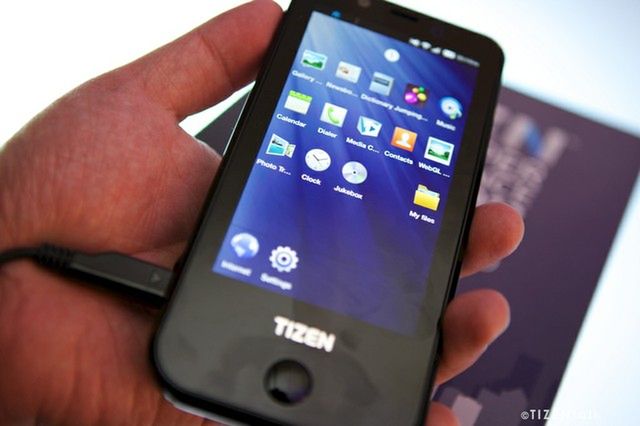 Samsung: smartfony z Tizen już w tym roku