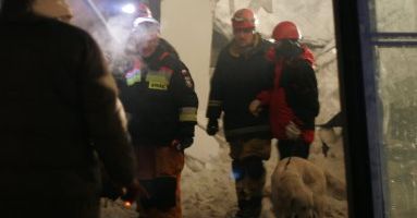Straż pożarna: pod gruzami hali wciąż są ciała