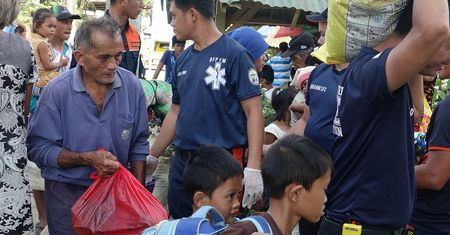 Rośnie liczba ofiar trzęsienia ziemi na Filipinach. Są setki rannych