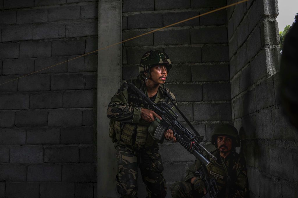 Jedni muzułmanie mordują, a inni ratują chrześcijan. Filipińska armia ujawnia horror zgotowany przez ISIS