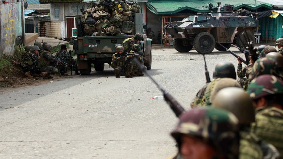 Trwa regularna bitwa o miasto.