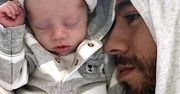 Przystojny Enrique Iglesias pokazał swoją słodką 2-letnią córeczkę! Dziewczynka wyrasta na zjawiskową księżniczkę!