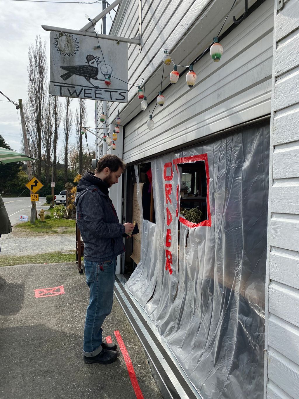 Restauracje w San Franciso sprzedają jedzenie na wynos. 