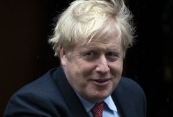 Koronawirus. Wielka Brytania. Boris Johnson szybko wraca do zdrowia. Ogląda "Władcę Pierścieni" i rozwiązuje sudoku