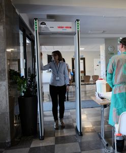 Koronawirus w Polsce. Prawie 30 proc. przypadków zakażeń przez kontakt w szpitalu lub przychodni