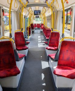 Koronawirus w Warszawie. Połowa miejsc w środkach komunikacji musi być wolna