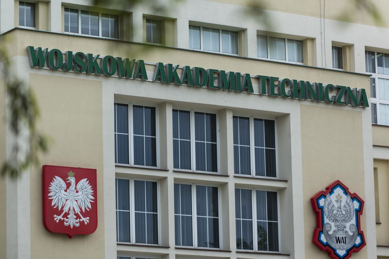 Kwarantanna w akademiku Wojskowej Akademii Technicznej. Studentka zabrana do szpitala