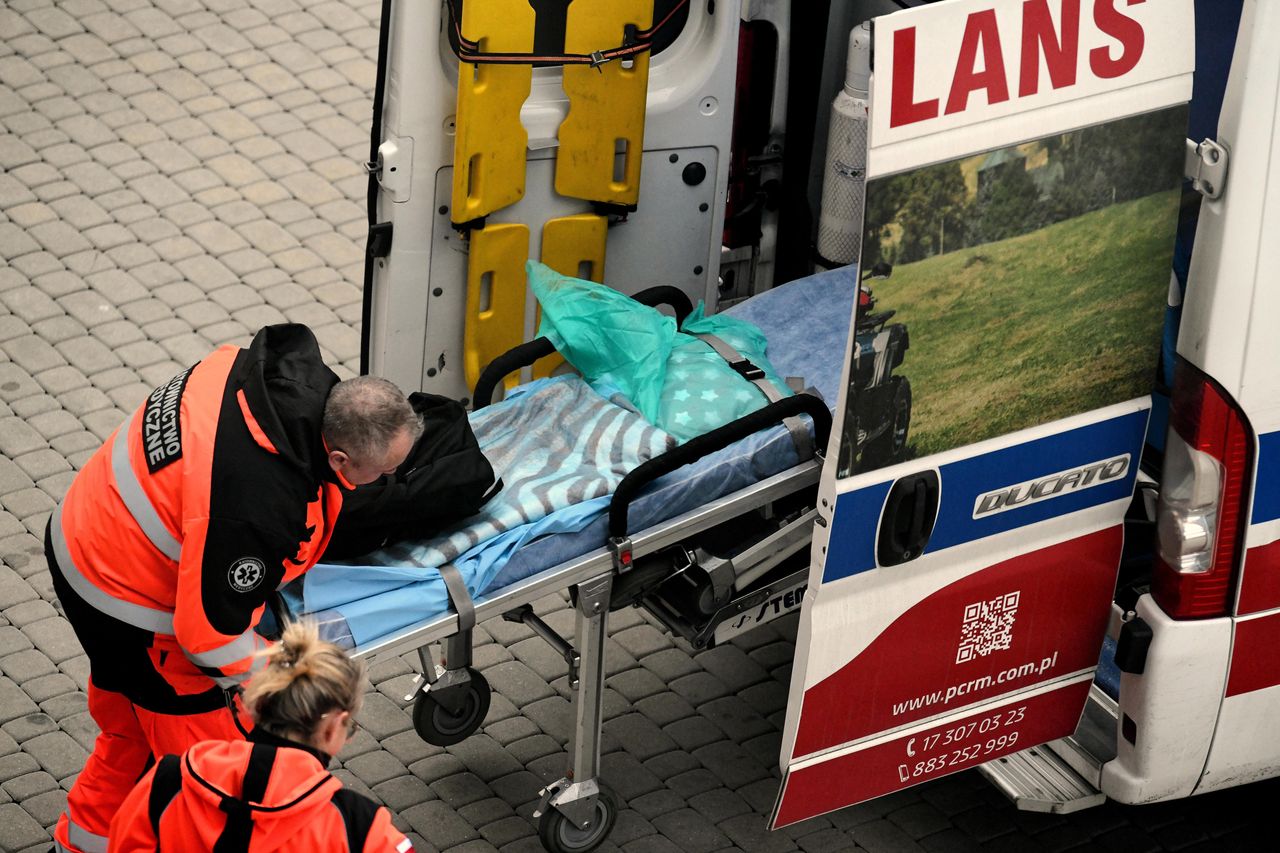 Koronawirus w Polsce. Ratownicy medyczni ostrzegają: „System ochrony zdrowia jest na krawędzi”