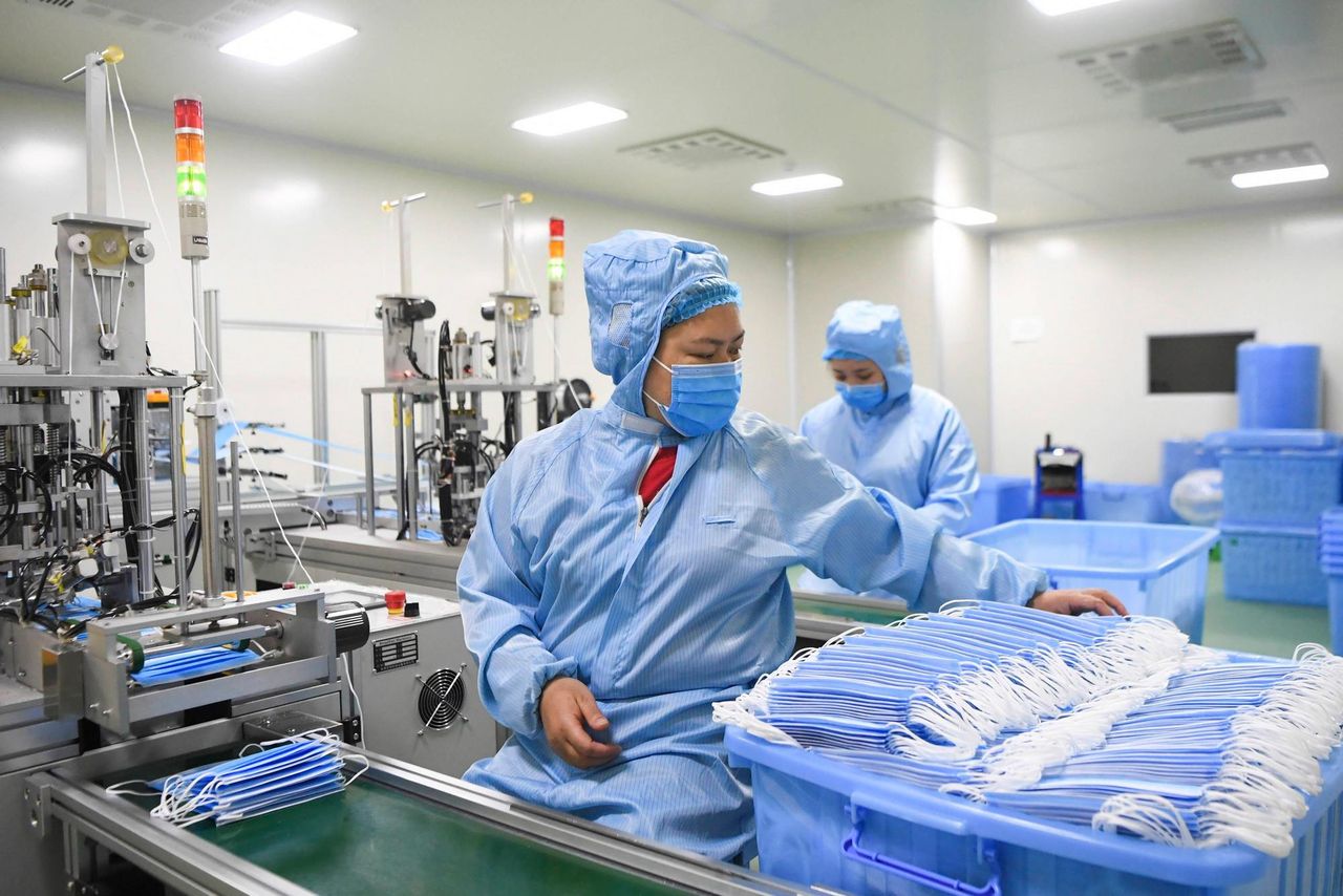 Koronawirus. Chińczycy wykupują maseczki. Polska firma chce im wysłać zapas