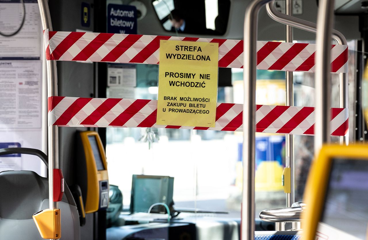 Коронавірус у Польщі. Що можна робити, а чого ні? Уряд уводить чергові обмеження