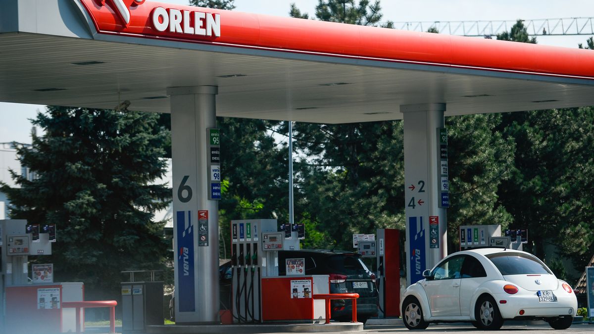 Orlen zwiększa produkcję środków dezynfekujących.