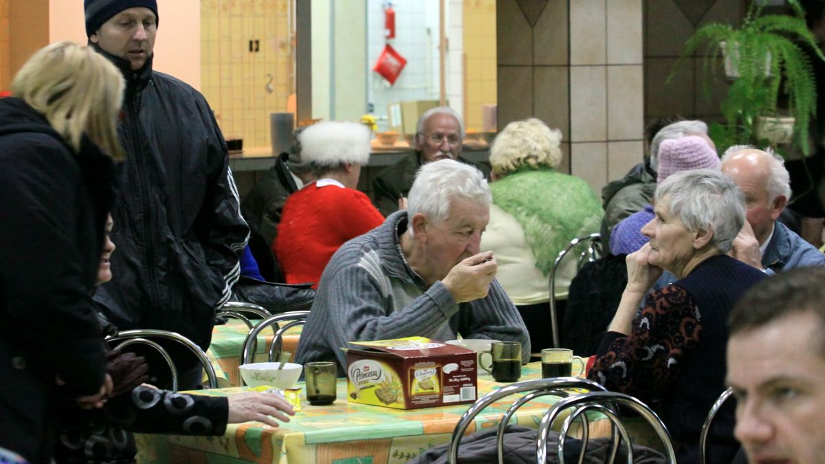 Kto dostarczy żywność starszym osobom, które muszą przejść kwarantannę?