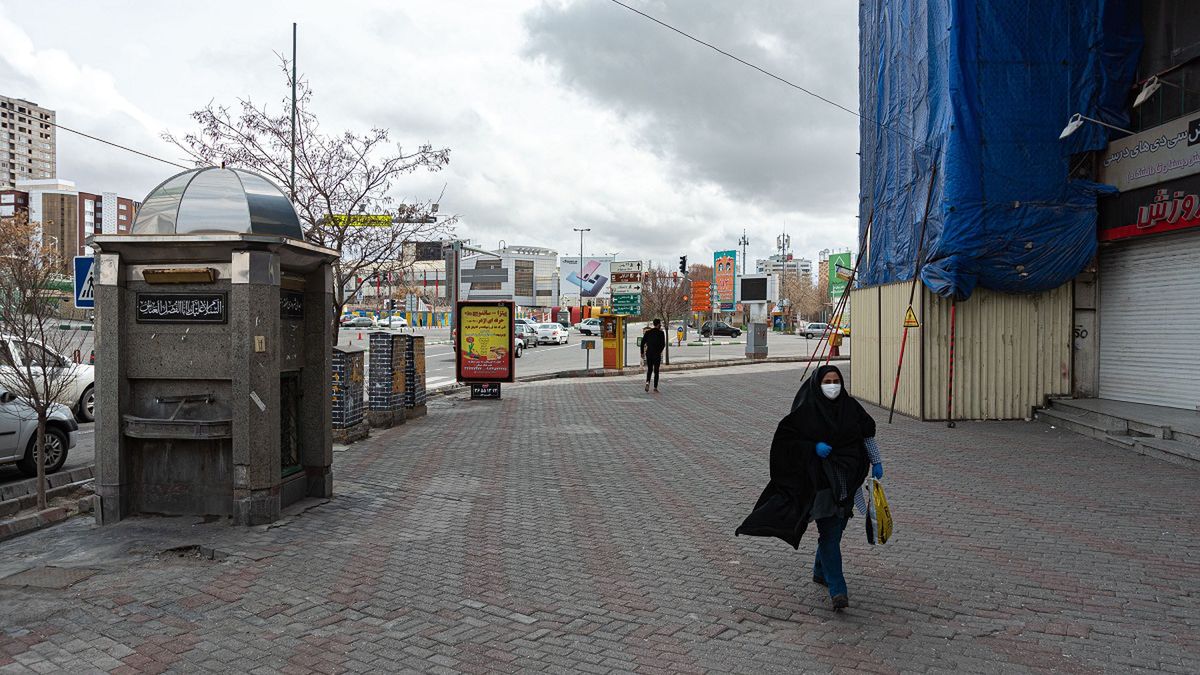 Z powodu koronawirusa w Iranie zmarło już 1556 osób.