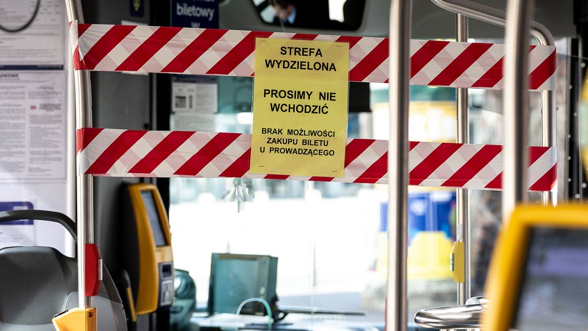Коронавірус у Польщі. Що можна робити, а чого ні? Уряд уводить чергові обмеження