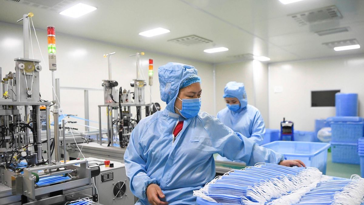 Zapasy maseczek w Chinach topnieją