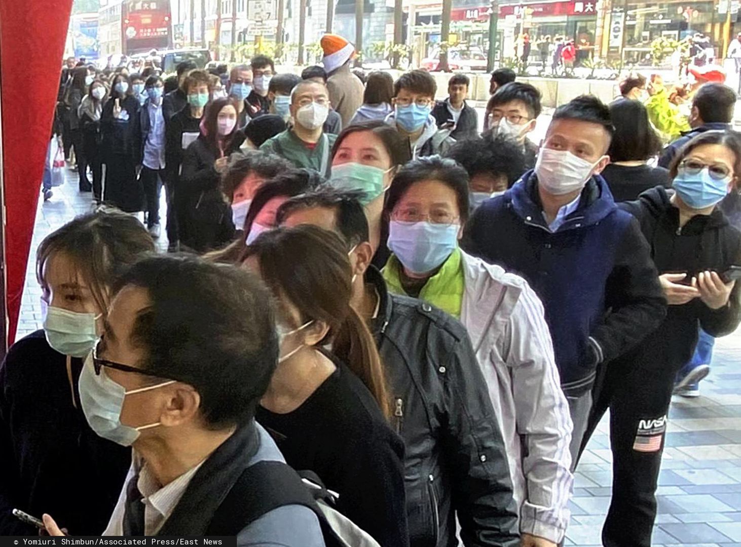 Koronawirus. Chiny oskarżają USA o sianie paniki