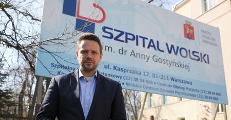 Trzaskowski: zakupiliśmy 30 łóżek i respiratory stacjonarne