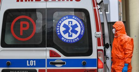 Koronawirus w Polsce. Zamknięto SOR i 5 oddziałów szpitala w Lublinie. "Jesteśmy jak mięso armatnie"