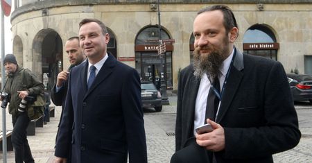 Dyrektor z Kancelarii Prezydenta  wybrał się do Niemiec. "Nie wychodziłem z auta"