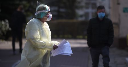 Koronawirus. Raport z frontu, dzień czwarty. "Nie nazywajcie mnie dziś bohaterką. To hipokryzja"