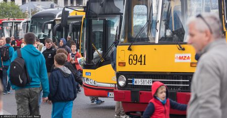 Koronawirus w Warszawie. Na ulicach prawie maksymalna liczba środków transportu
