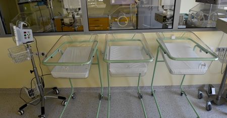 Koronawirus w Polsce. Lekarz ze szpitala w Otwocku zarażony. Oddział ginekologiczno-położniczy zamknięty