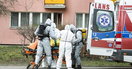 Koronawirus w Polsce. Ile potrwa epidemia? “Nawet kilkanaście miesięcy”