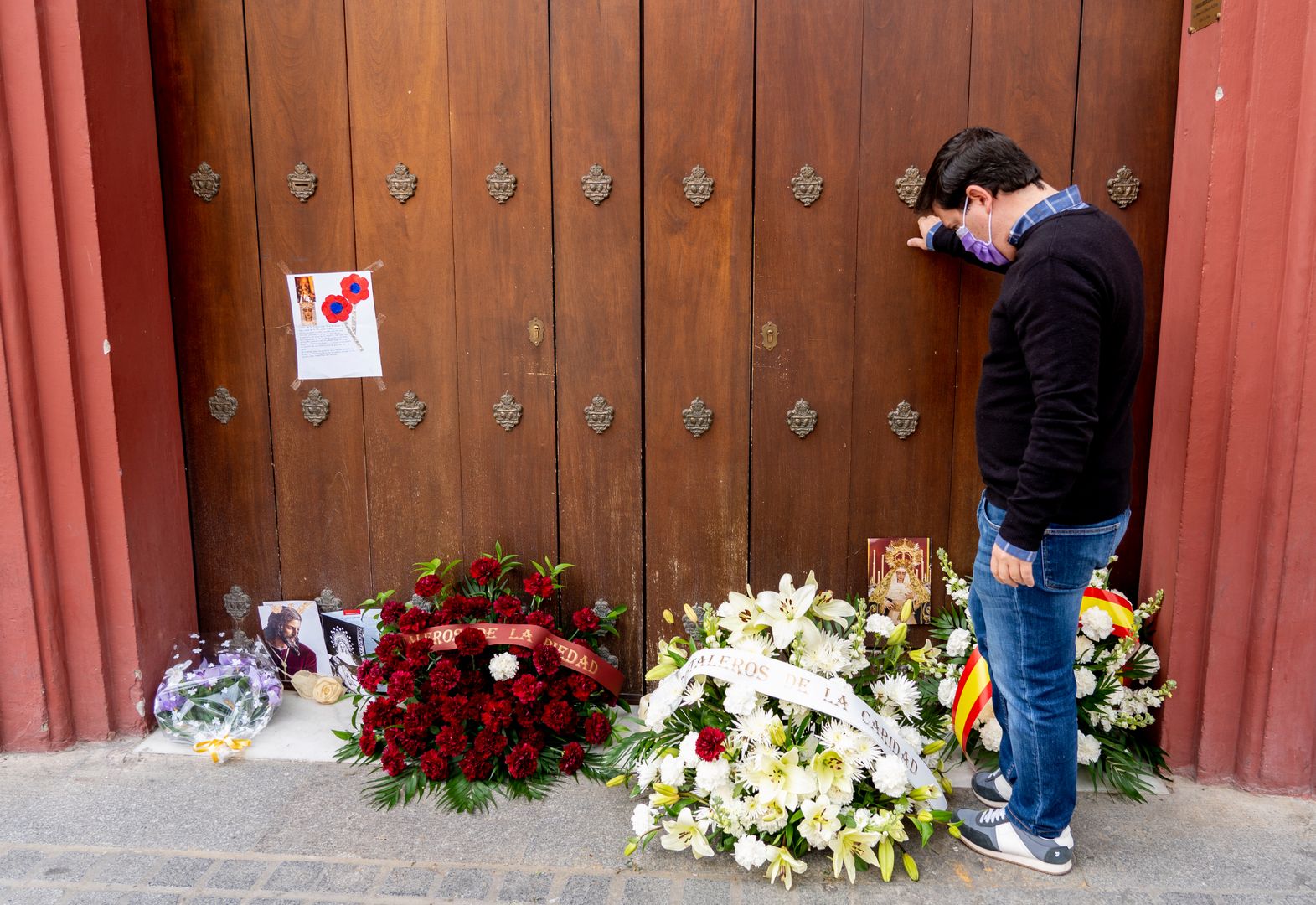 Według oficjalnych danych liczba ofiar w Hiszpanii przekroczyła 14,5 tys.