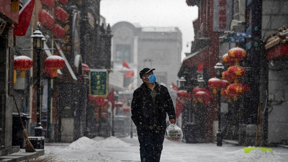 Koronawirus z Chin. Szef WHO przestrzegł przed optymizmem związanym ze spadkiem liczby zachorowań.