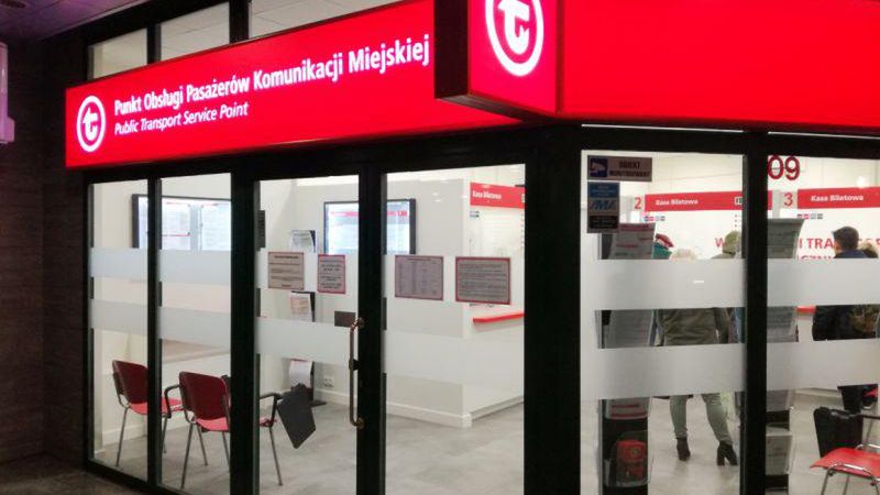 Koronawirus. Warszawa. Praca Punktów Obsługi Pasażerów została dostosowana do nowego rozporządzenia.
