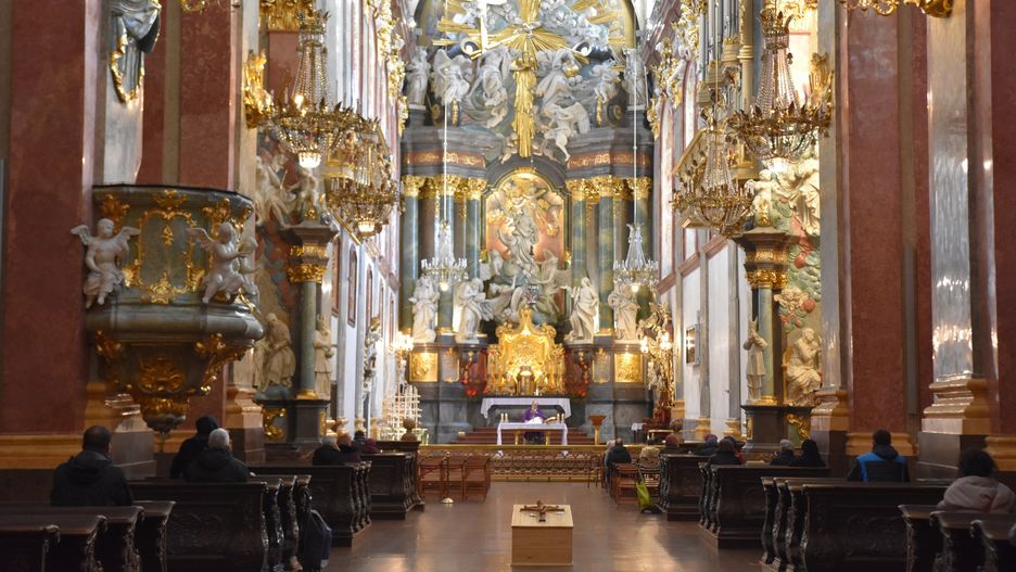 Koronawirus we Włoszech. Ksiądz odprawił mszę mimo zakazu. Może usłyszeć zarzuty.