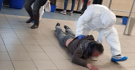 Sosnowiec. Pijany kaszlał na ludzi i krzyczał, że ma koronawirusa