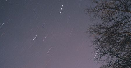 Prognoza pogody. Słoneczny lany poniedziałek, spadające gwiazdy w nocy