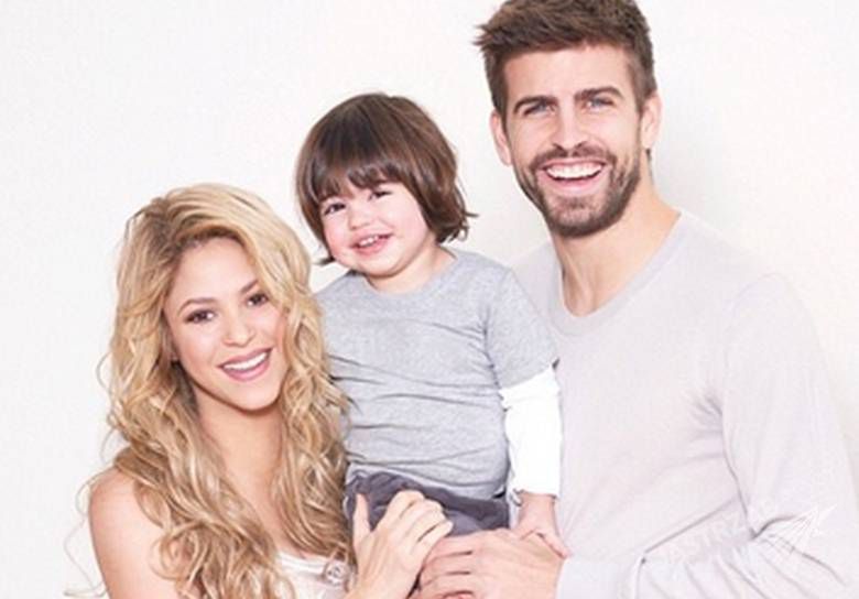 Shakira z dużym ciężarnym brzuszkiem wystąpiła w wyjątkowej sesji! [zdjęcia]