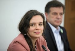 Sejm. Klaudia Jachira domaga się zmiany ws. całowania w rękę