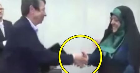Tym gestem wywołała skandal. Zadziwiajace wyjaśnienie