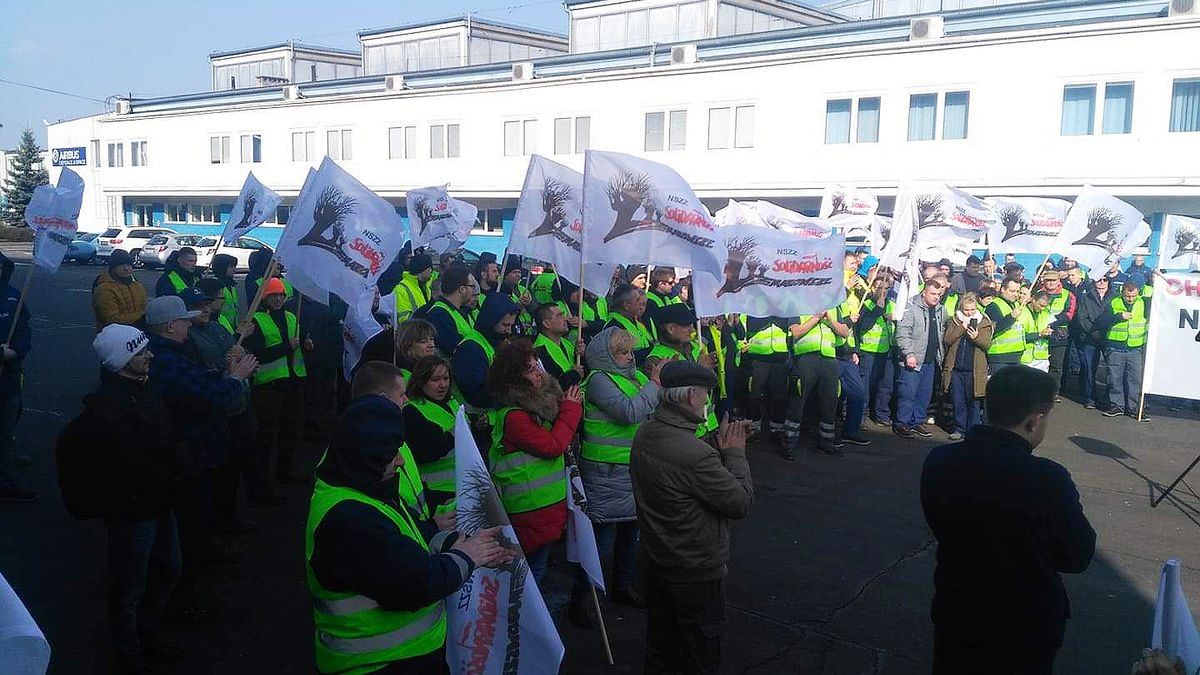 Zdjęcia ze strajku ostrzegawczego w Airbusie dostaliśmy na dziejesie.wp.pl.