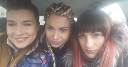 Z małej chmury duży deszcz. Prawica zrobiła Girls On Fire reklamę