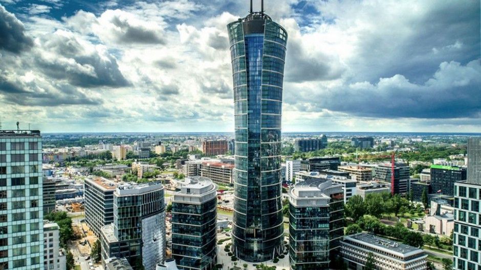 Warsaw Spire to około 220-metrowa wieża biurowa. 